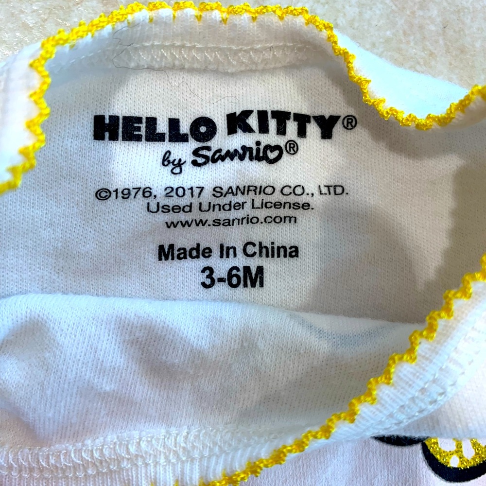 Hello Kitty bodysuit - Picture 2 of 6